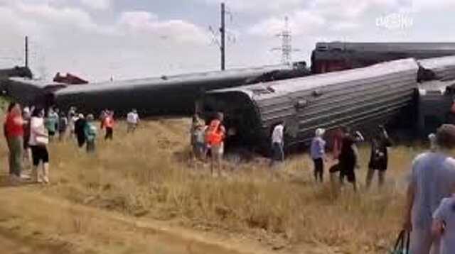 В Волгоградской области семь вагонов сошли с рельсов